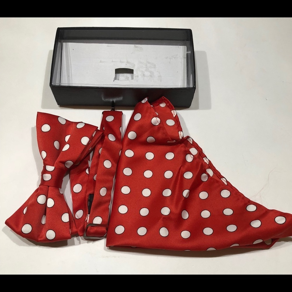 NWOT- Gentlemen- Red and White Bow Tie & Hankie